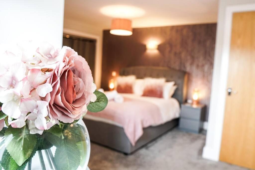 Beautiful 3 Bedroom Apartment By The Sea New Quay Eksteriør billede