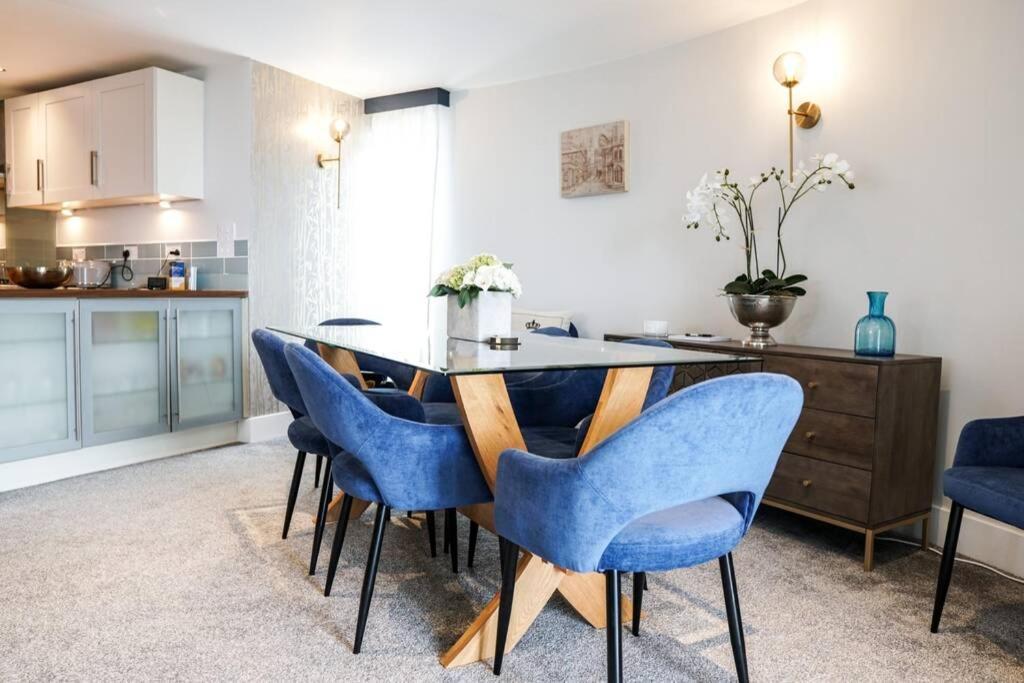 Beautiful 3 Bedroom Apartment By The Sea New Quay Eksteriør billede
