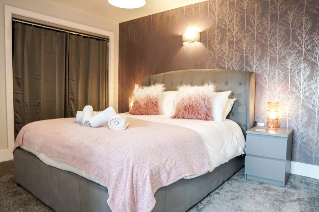Beautiful 3 Bedroom Apartment By The Sea New Quay Eksteriør billede