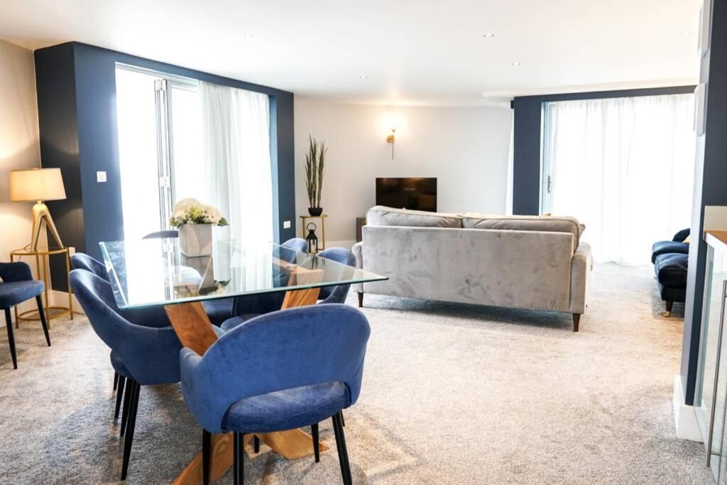 Beautiful 3 Bedroom Apartment By The Sea New Quay Eksteriør billede