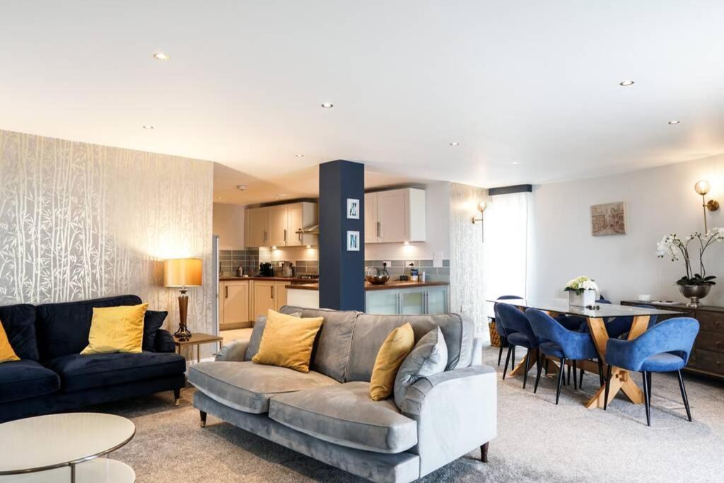 Beautiful 3 Bedroom Apartment By The Sea New Quay Eksteriør billede