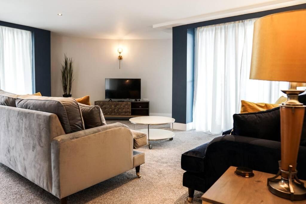Beautiful 3 Bedroom Apartment By The Sea New Quay Eksteriør billede
