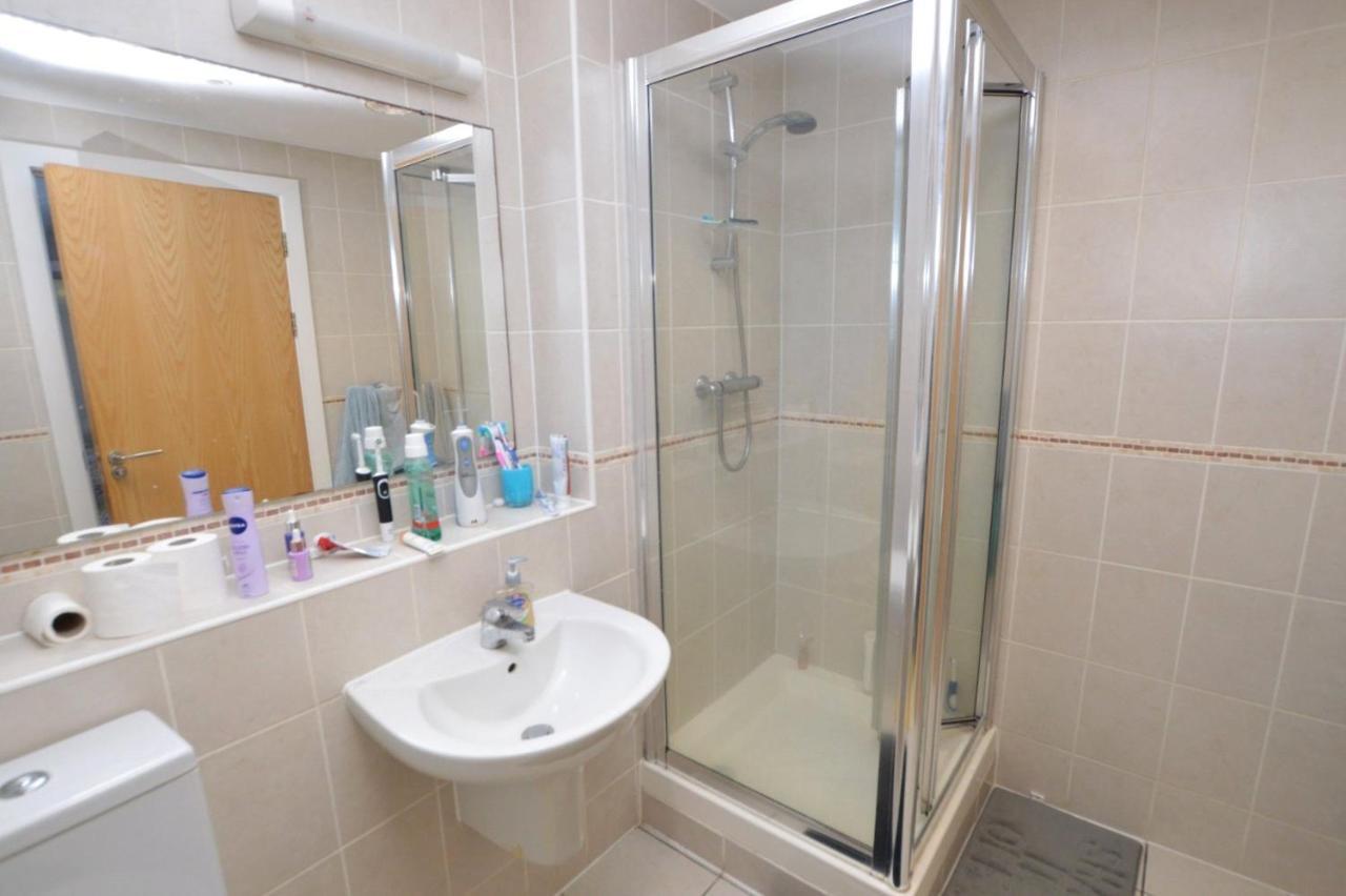 Beautiful 3 Bedroom Apartment By The Sea New Quay Eksteriør billede