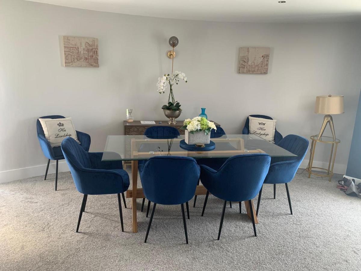 Beautiful 3 Bedroom Apartment By The Sea New Quay Eksteriør billede