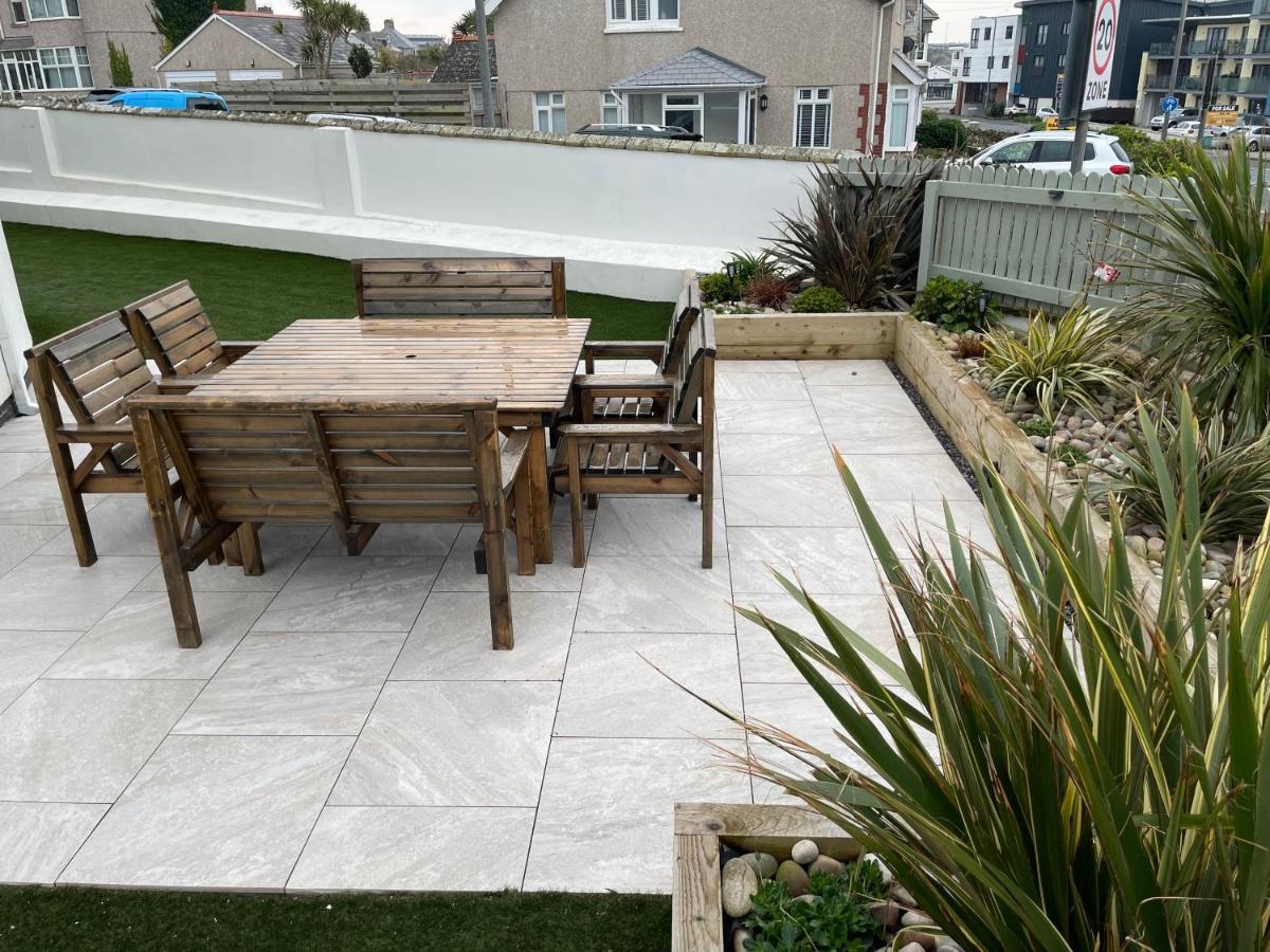 Beautiful 3 Bedroom Apartment By The Sea New Quay Eksteriør billede
